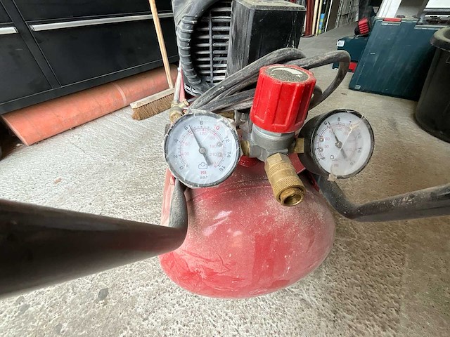 Fini compressor en dewalt supertiger 265m en dewalt 11 bar luchtcompressor (2x) - afbeelding 9 van  12