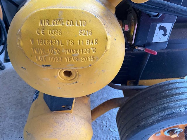 Fini compressor en dewalt supertiger 265m en dewalt 11 bar luchtcompressor (2x) - afbeelding 1 van  4