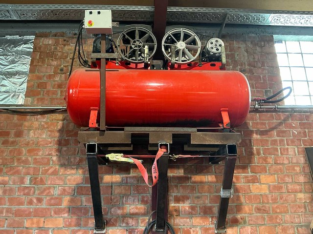 Fini hogedrukcompressor - afbeelding 1 van  3