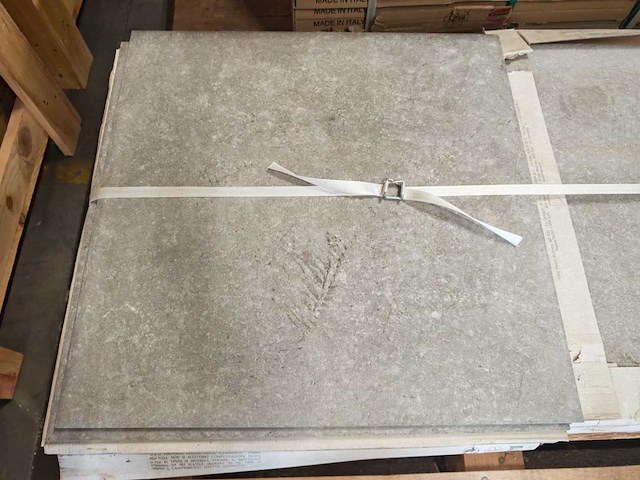 Fioranese manoir gris brion mat 60,4x60,4 cm tegel 12,4 m² - afbeelding 2 van  6