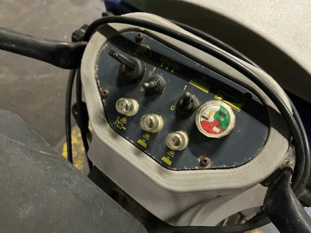 Fiorentini sa 55/50 b2 zelfrijdende veegmachine - afbeelding 6 van  7