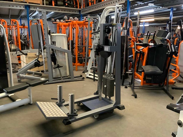 First class glute machine krachtstation - afbeelding 1 van  7