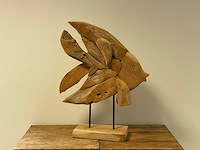 Fish / vis op sokkel in teak h72cm - afbeelding 1 van  1