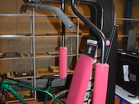 Fitness toestel kettler met gewichten en 2 halter stangen - afbeelding 5 van  9