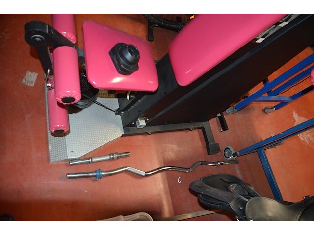 Fitness toestel kettler met gewichten en 2 halter stangen - afbeelding 7 van  9