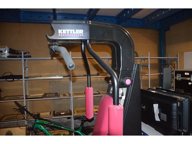 Fitness toestel kettler met gewichten en 2 halter stangen - afbeelding 8 van  9