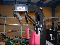 Fitness toestel kettler met gewichten en 2 halter stangen - afbeelding 8 van  9