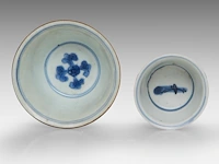 Five fine chinese blue and white shipwreck ware cups, decoration incl. dragons and birds, late ming dynasty, tallest h 5 cm - afbeelding 4 van  13