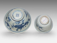 Five fine chinese blue and white shipwreck ware cups, decoration incl. dragons and birds, late ming dynasty, tallest h 5 cm - afbeelding 5 van  13
