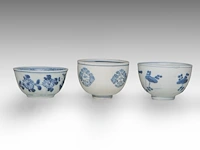 Five fine chinese blue and white shipwreck ware cups, decoration incl. dragons and birds, late ming dynasty, tallest h 5 cm - afbeelding 9 van  13