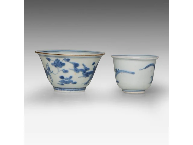 Five fine chinese blue and white shipwreck ware cups, decoration incl. dragons and birds, late ming dynasty, tallest h 5 cm - afbeelding 13 van  13