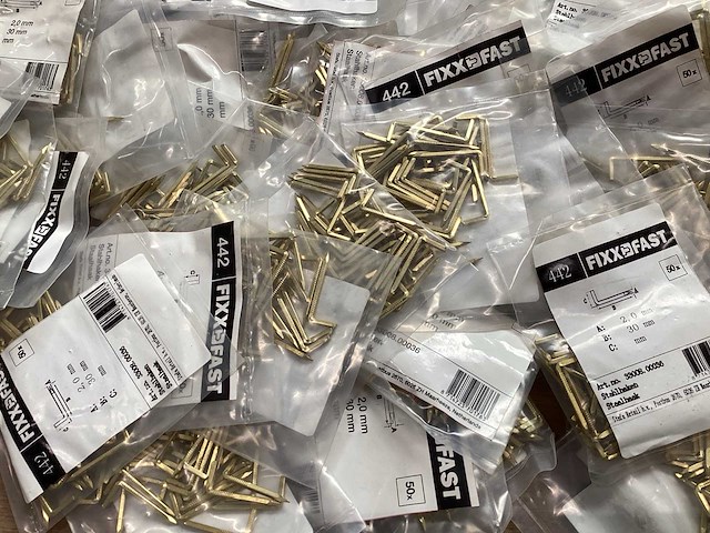Fixxfast staalhaak 30 mm, messing, zak 50 stuks (70x) - afbeelding 1 van  3