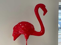 Flamingo rood met betonnen voet h116cm x l52cm - afbeelding 2 van  2