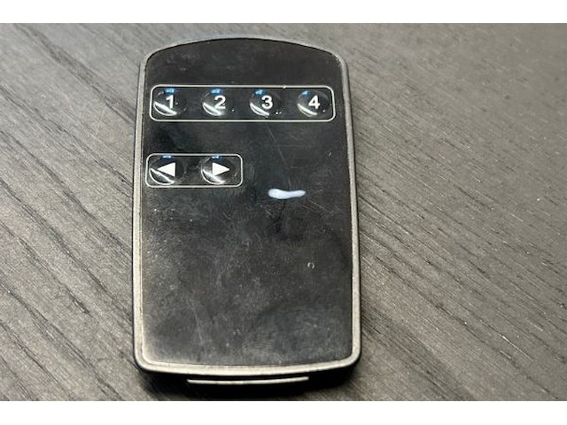 Flatscreen 4 tv's in werking met boxen - afbeelding 19 van  19