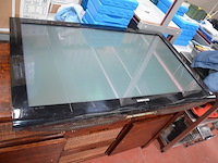 Flatscreen plasma tv samsung met afstandsbediening, houten kast laag model met 5 laden en 2 deuren afm. 150x45x90cm (18,21) - afbeelding 2 van  6