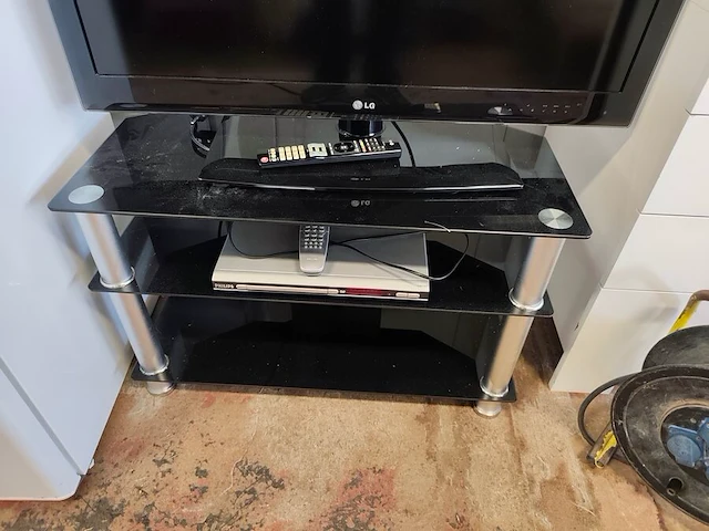 Flatscreen tv lg 37le310 met afstandsbediening (gebruikt en getest), dvd speler philips dvp520/00 met afstandsbediening (gebruikt en getest) - afbeelding 3 van  10