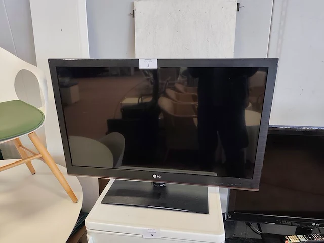 Flatscreen tv lg 37lv3550 zonder afstandsbediening (gebruikt en getest) - afbeelding 1 van  6