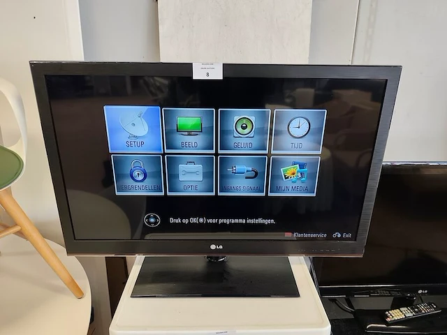 Flatscreen tv lg 37lv3550 zonder afstandsbediening (gebruikt en getest) - afbeelding 3 van  6
