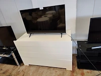Flatscreen tv lg 43nano756pa zonder afstandsbediening, wit gelakte ladenkast met 4 laden 130x50x80 (vertoont lichte gebruikssporen)