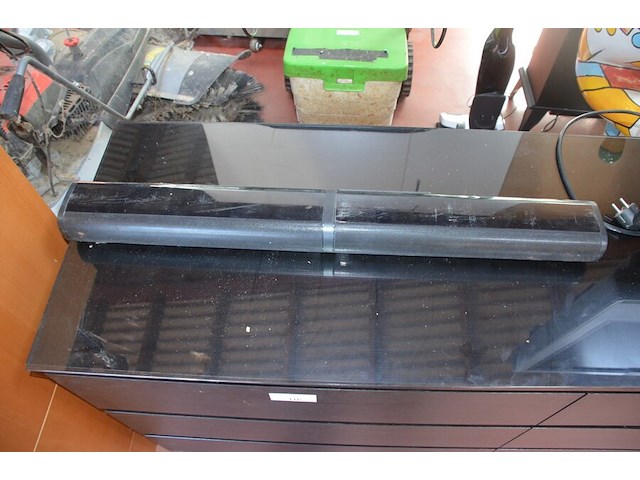 Flatscreen tv lg 50nano2t6b met afstandsbediening en muurbeugel, fineer bureel met 1 lade en 1 deur, soundbar medion, bureau stoel - afbeelding 3 van  14