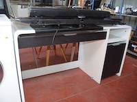 Flatscreen tv lg 50nano2t6b met afstandsbediening en muurbeugel, fineer bureel met 1 lade en 1 deur, soundbar medion, bureau stoel - afbeelding 4 van  14