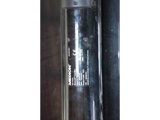 Flatscreen tv lg 50nano2t6b met afstandsbediening en muurbeugel, fineer bureel met 1 lade en 1 deur, soundbar medion, bureau stoel - afbeelding 7 van  14