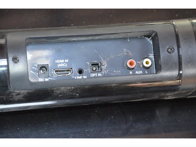Flatscreen tv lg 50nano2t6b met afstandsbediening en muurbeugel, fineer bureel met 1 lade en 1 deur, soundbar medion, bureau stoel - afbeelding 8 van  14