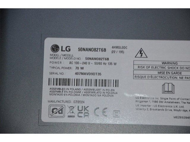 Flatscreen tv lg 50nano2t6b met afstandsbediening en muurbeugel, fineer bureel met 1 lade en 1 deur, soundbar medion, bureau stoel - afbeelding 14 van  14