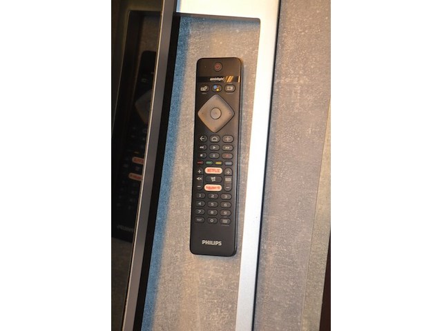 Flatscreen tv philips 50pus8535/12 met afstandsbediening - afbeelding 6 van  7