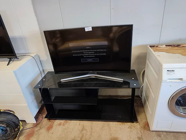 Flatscreen tv samsung curved ue40ku6100w, zonder afstandsbediening (gebruikt en getest), modern tv meubel met 3 leggers - afbeelding 1 van  9