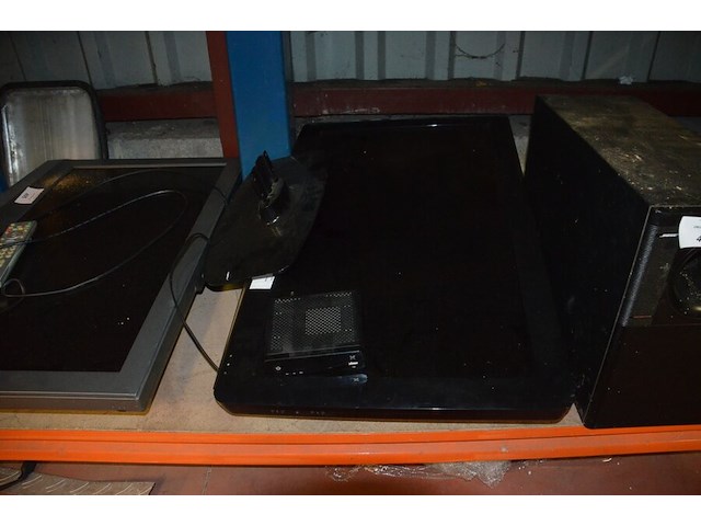 Flatscreen tv sony, flatscreen tv philips, 7 speakers bose, subwoofer bose, fietspomp, fietsstoeltje - afbeelding 4 van  9