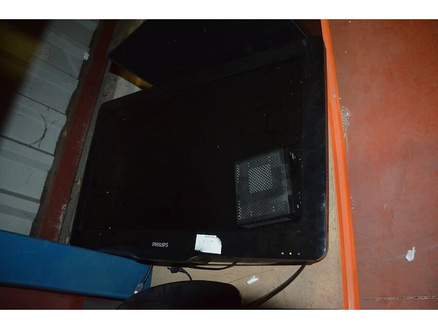 Flatscreen tv sony, flatscreen tv philips, 7 speakers bose, subwoofer bose, fietspomp, fietsstoeltje - afbeelding 5 van  9