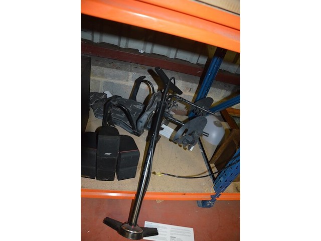 Flatscreen tv sony, flatscreen tv philips, 7 speakers bose, subwoofer bose, fietspomp, fietsstoeltje - afbeelding 9 van  9