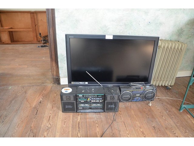 Flatscreen tv sony kdl-40w2000 met afstandsbediening, radio philips d8478, radio philips d8072 - afbeelding 1 van  6
