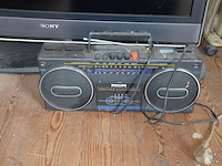 Flatscreen tv sony kdl-40w2000 met afstandsbediening, radio philips d8478, radio philips d8072 - afbeelding 4 van  6