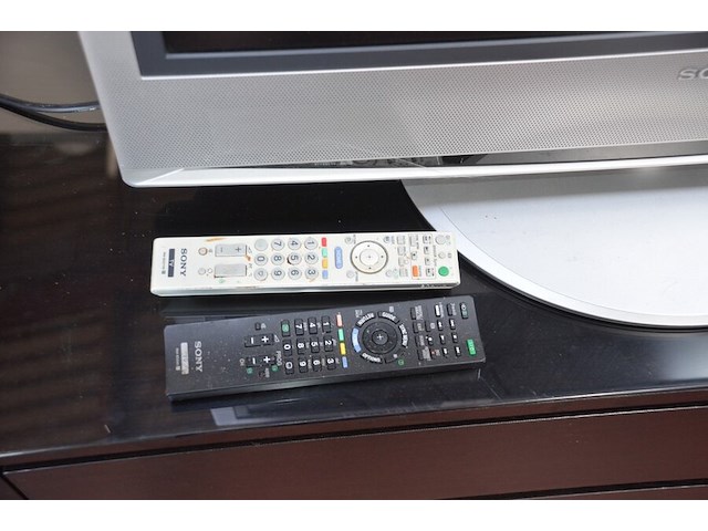 Flatscreen tv sony met afstandsbediening, sony ontvanger/versterker str-de205, 4 speaker sony, bluetooth speaker jbl clip 4, 2 hoofdtelefoons - afbeelding 3 van  16