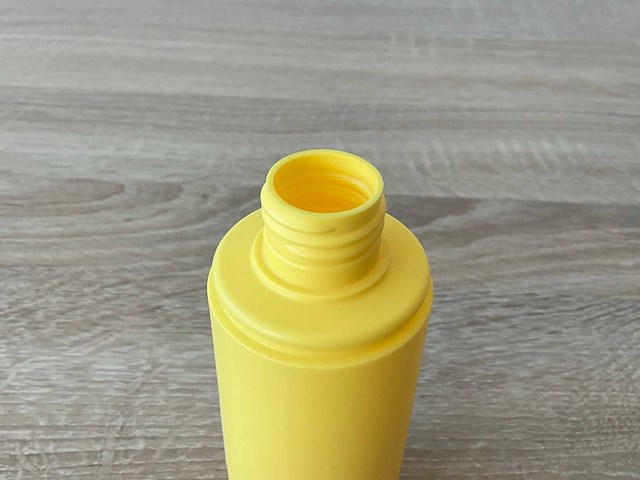 Fles non aerosol tubular 150ml pehd 24/410 pantone 128c fles (2470x) - afbeelding 2 van  4