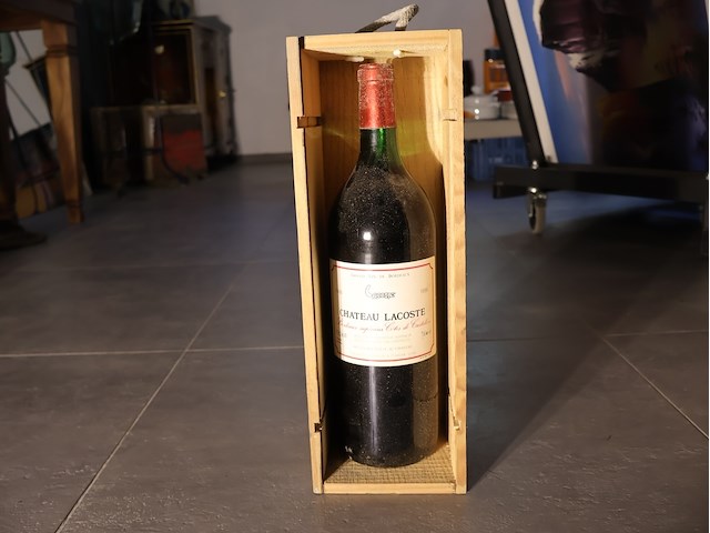 Fles rode wijn 1,5l - afbeelding 1 van  3