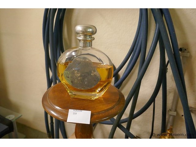 Fles whiskey - afbeelding 1 van  1