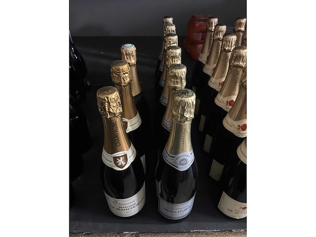 Flessen champagne (9x) - afbeelding 1 van  3