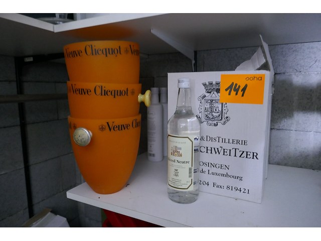 Flessen neutrale alcohol + champagnekoelers - afbeelding 1 van  3