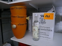 Flessen neutrale alcohol + champagnekoelers - afbeelding 1 van  3