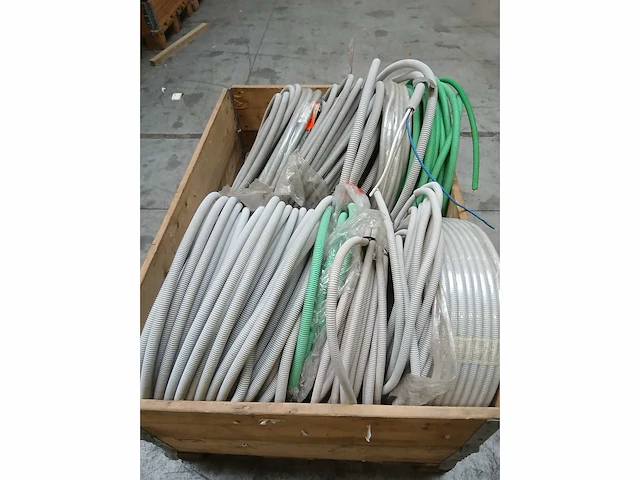 Flexibele instalatiebuizen en elektriciteitskabels - afbeelding 2 van  6