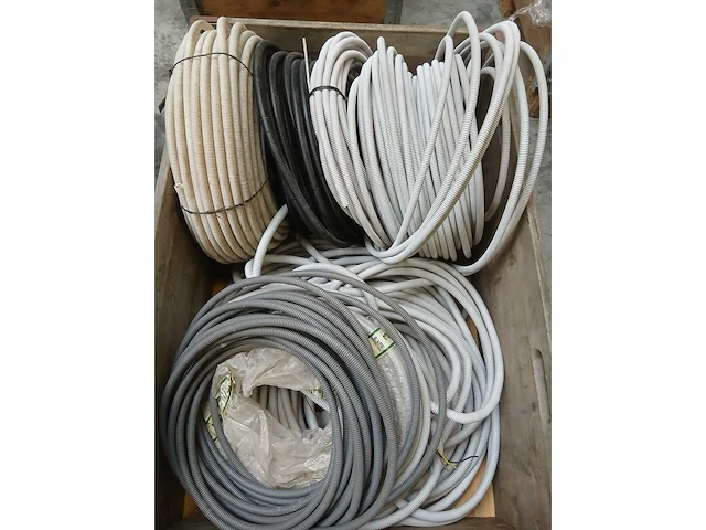 Flexibele instalatiebuizen en elektriciteitskabels - afbeelding 3 van  6