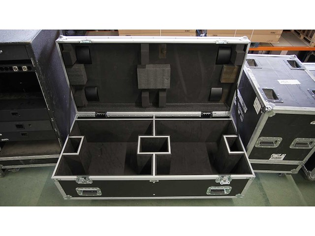 Flightcase 125cm x 85cm height without wheels 35cm - afbeelding 2 van  2
