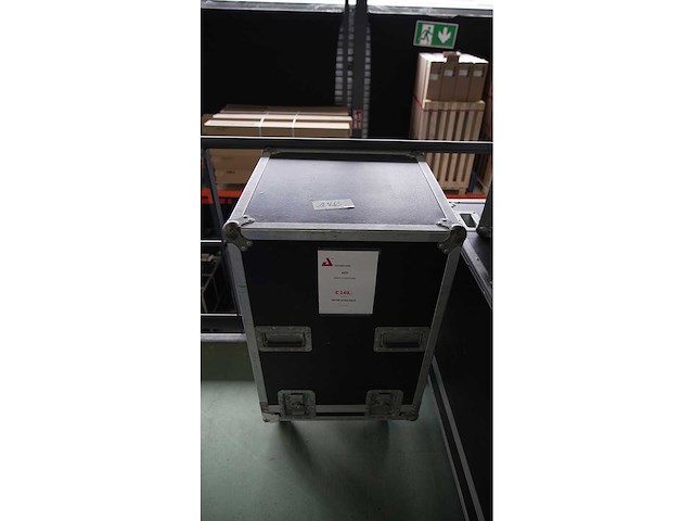 Flightcase 55cm x 55cm height without wheels 82cm - afbeelding 1 van  2