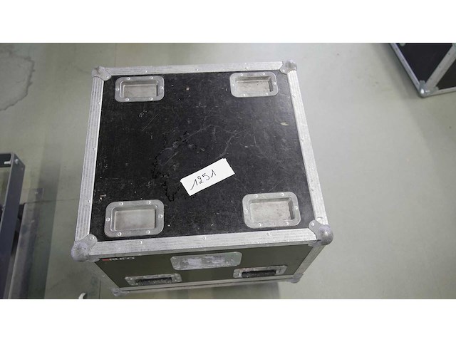 Flightcase 60cm x 56cm height without wheels 45cm - afbeelding 1 van  2