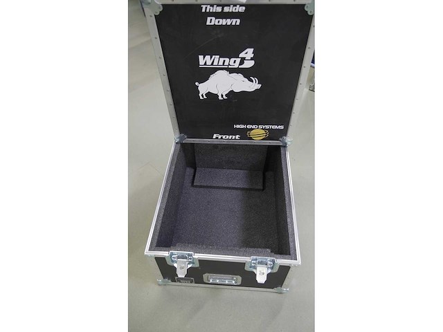 Flightcase 70cm x 58 cm height without wheels 43cm - afbeelding 1 van  1