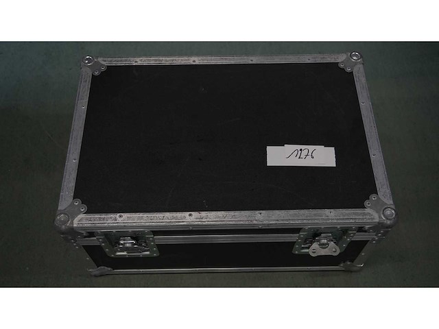 Flightcase 72cm x 48cm height 33cm - afbeelding 1 van  2