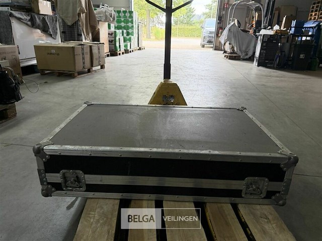 Flightcase leeg afm ± 105x84x31 - afbeelding 1 van  2
